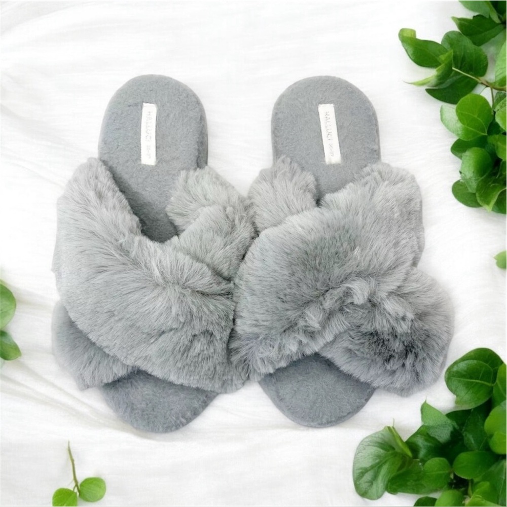 Halluci Grey Slippers Women’s Size 6 Cross Band Plush Slip On Padded Footbed